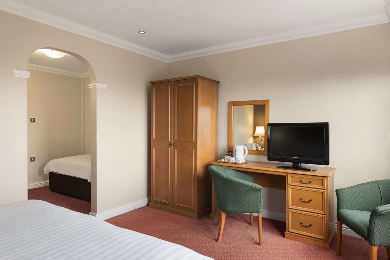 Aston Court Hotel Coventry Exterior foto